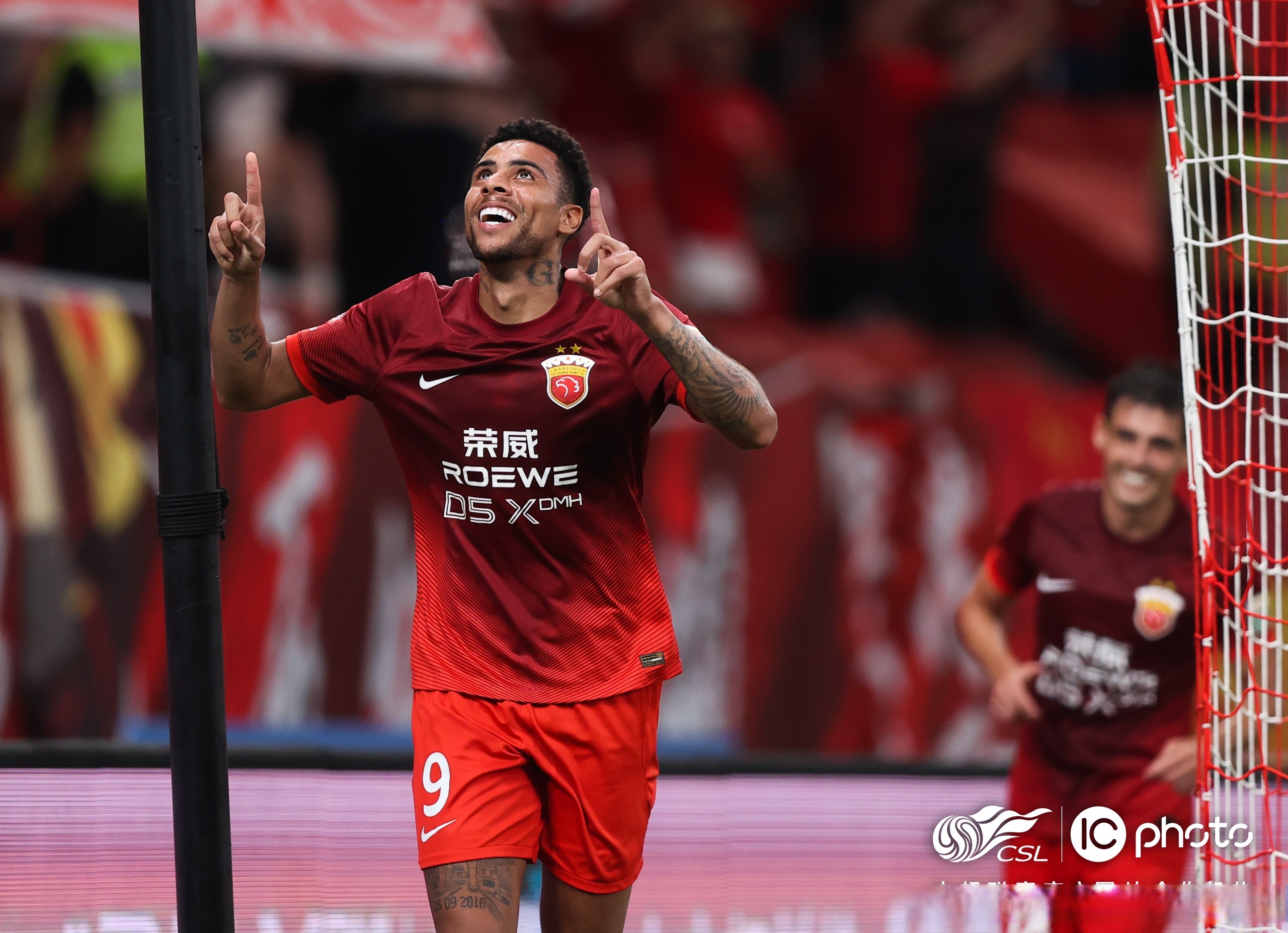 星空体育官网下载入口-重磅！罗马围绕英超造点机会大坂直美在掘金比赛中回归赛场，赛前尤文图斯备战足总杯的简单介绍